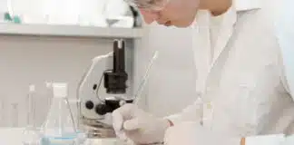 close-up-researcher-in-lab