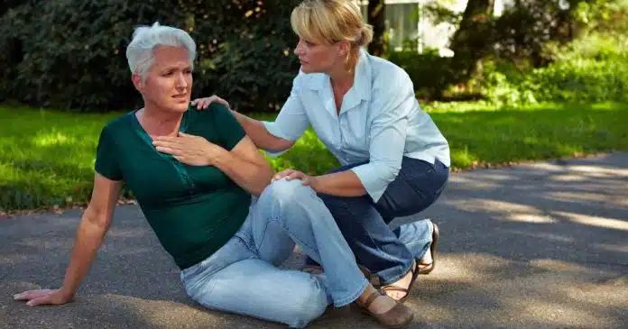 anziani cadute rischio letale