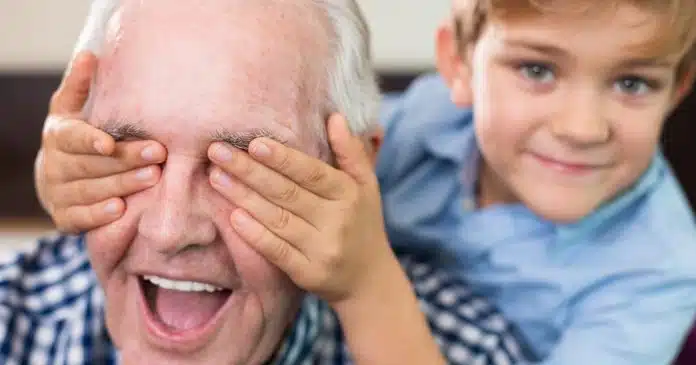 COVID: la separazione dai nipoti ha inciso negativamente sulla salute mentale dei nonni