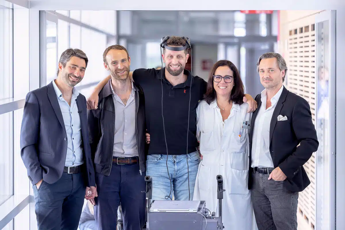 Uomo paralizzato torna a camminare grazie a un ponte digitale